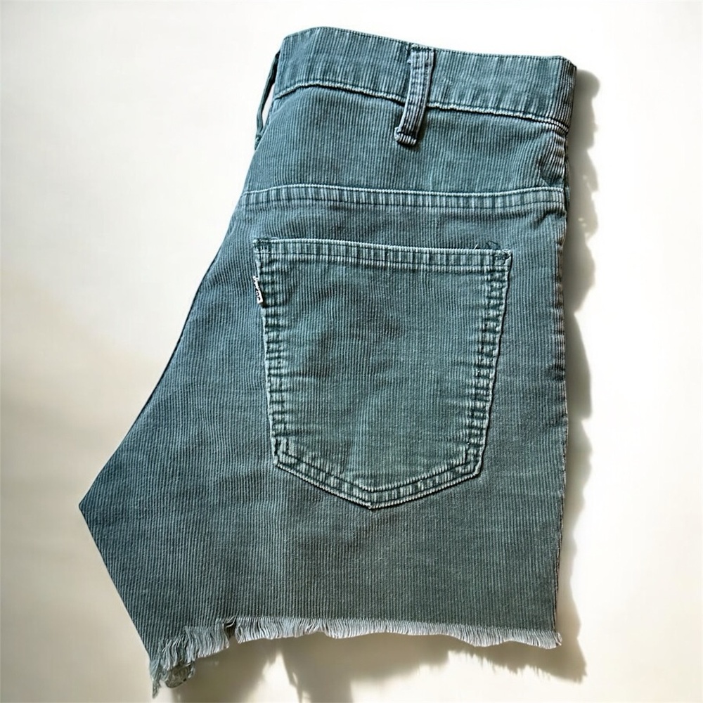 VTG Levi’s Women's 29x4 Sage Green Corduroy Cut Off Jean Shorts Y2K White Tab - Picture 6 of 12